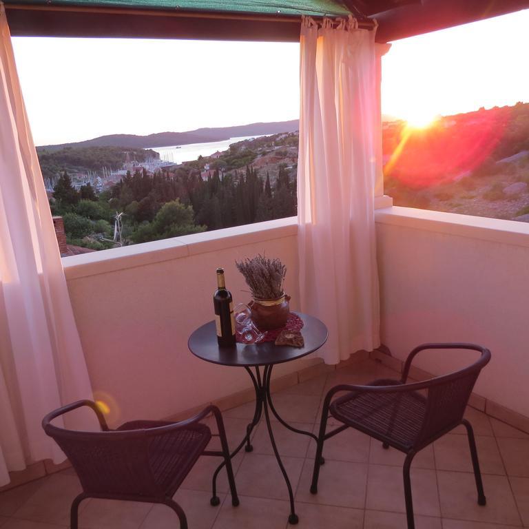 Apartmani Rita Milna  Exteriér fotografie