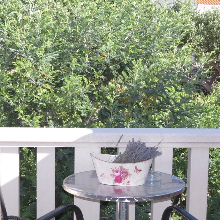 Apartmani Rita Milna  Exteriér fotografie
