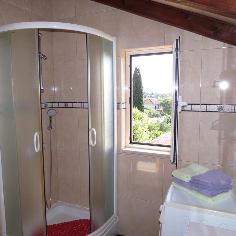 Apartmani Rita Milna  Exteriér fotografie